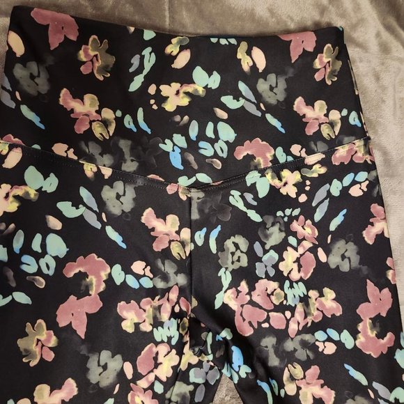 Marika Yoga Leggings - Picture 5 of 6